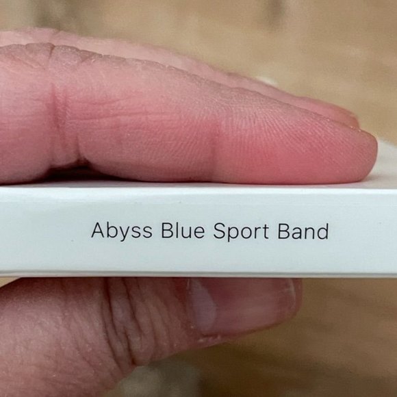 NWT Genuine Apple Watch Sport Band - Picture 3 of 4